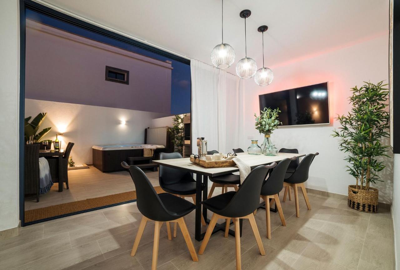יאיזה Villa Palmera Jacuzzi מראה חיצוני תמונה