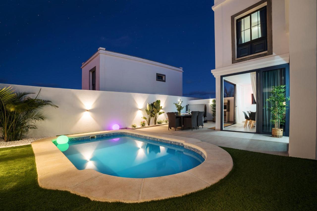 יאיזה Villa Palmera Jacuzzi מראה חיצוני תמונה